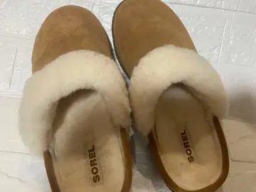 SOREL 스웨이드 퍼 슬립온