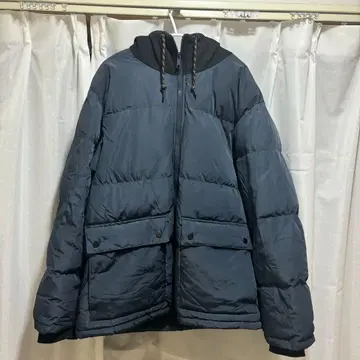 후드 부착 다크 블루 다운 자켓