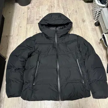 심리스 다운 후드티 유니클로 블랙 UNIQLO 다운 자켓