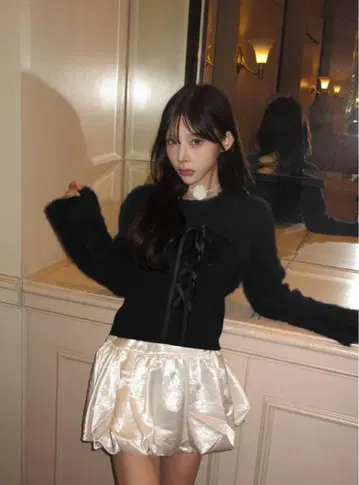 [그레일] 샤기 레이어드 스타일 레이스업 니트탑 블랙