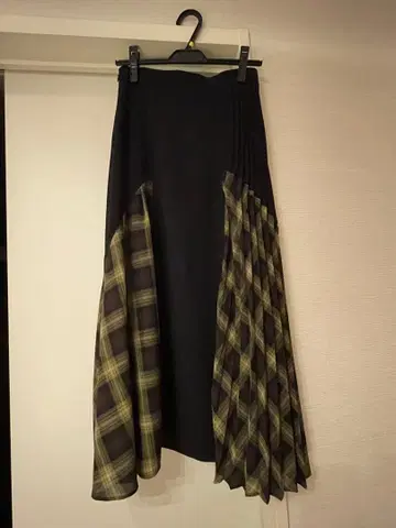 EZUMi 블랙 체크 무늬 롱 스커트 비대칭