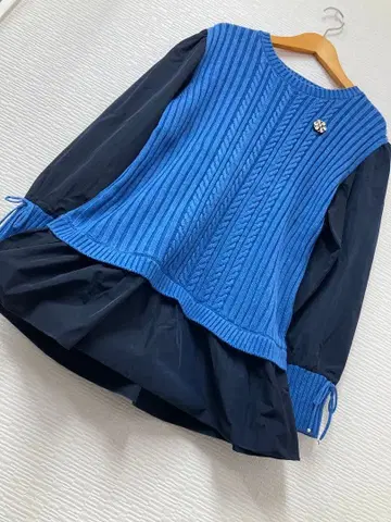 슈퍼 뷰티 케이블 니트 x 타프타 절개 레이어드 스타일 튜닉