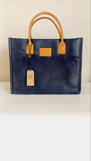 미사용 새상품 노스탤지어 차고 파인애플 패턴 네이비 토트백 새상품