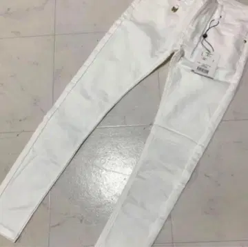 [ 미사용 새상품 ] Rady 레이디 데님 화이트 스트레치 골드 리벳