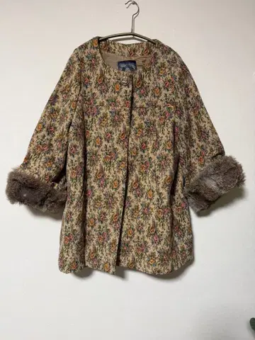 Bou Jeloud 자카드 꽃무늬 퍼 코트