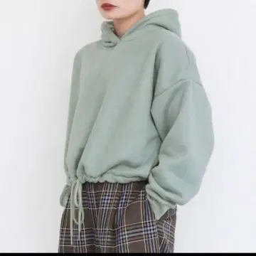 KBF 스웨이드 터치 후디 탁한 그린 숏 기장 후드티