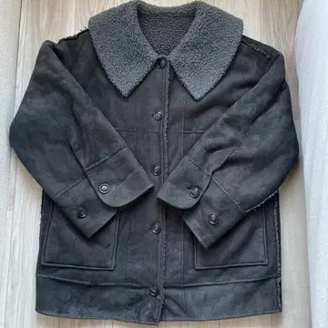 다크 그레이 무스탕풍 코트 보아 옷깃