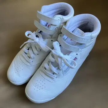 [컨디션 최상] 리복 클래식 프리스타일 하이 23.5cm