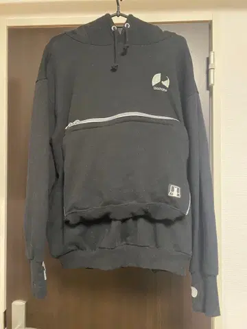 Bauhutte 냥갈로 후드티