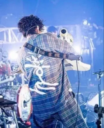 hyakki 플란넬 체크 셔츠 츠네타 다이키 착용