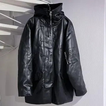 GARAM 블랙 가죽 느낌 모즈 코트