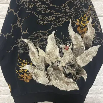 카라쿠리타마시 구미호 자수 후드티