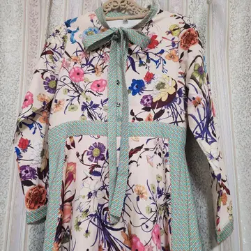 꽃무늬 리본 포함 롱 원피스