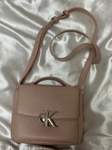 Calvin Klein 핑크 숄더백