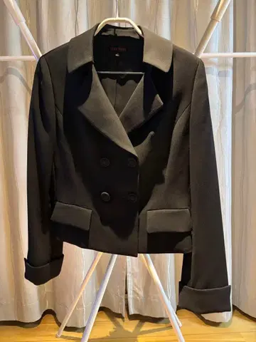 YUKI TORII 블랙 숏 자켓