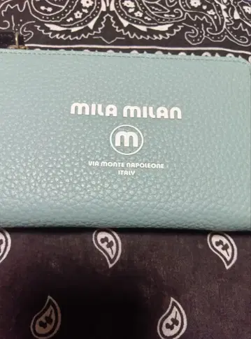 새상품급 미라 미란 지갑 라이트 블루