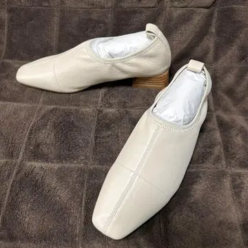 새상품 cavacava 플랫슈즈 23.0cm 스퀘어토 펌프스