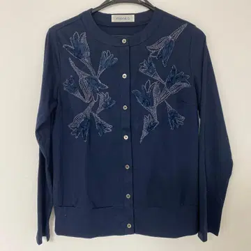 menka 네이비 자수 긴팔 가디건