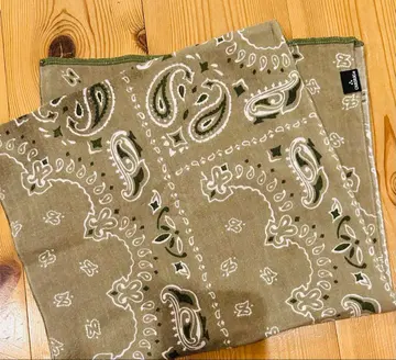 차오라스 카키색 반다나 패턴 손수건