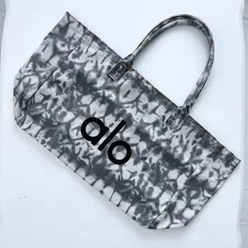 미사용 alo 타이다이 패턴 토트백