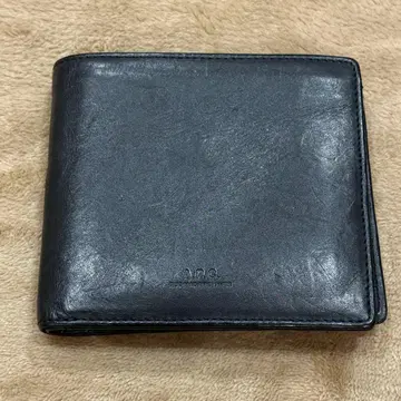 A.P.C. 블랙 가죽 접이식 지갑