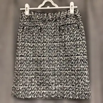 (새상품급) IENA 이에나 블랙과 화이트 트위드 타이트 스커트