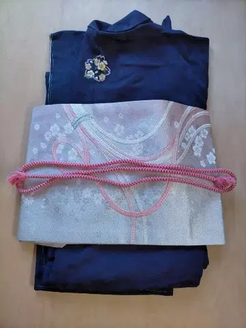 벚꽃 자수 문양 후리소데 세트 쿠미쿄쿠 온워드 카시야마