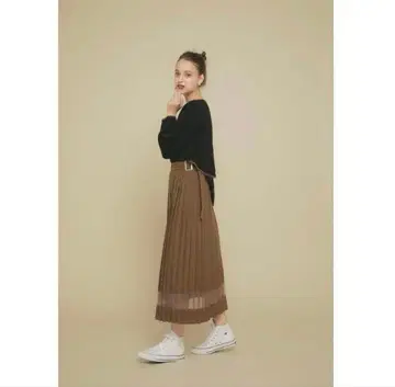 브라운 플리츠 스커트 벨트 포함