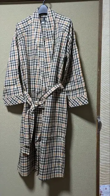 닥스 체크 무늬 얇은 소재 가운