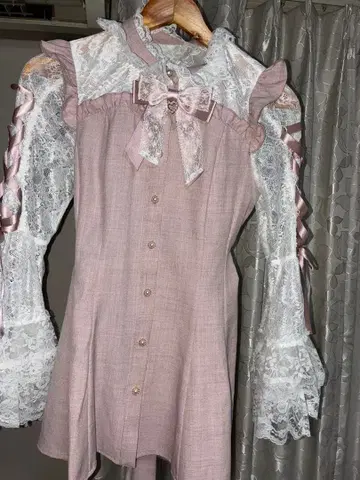 [ 새상품급 ] 시크릿 허니 뷔스티에풍 절개 공주 소매 셋업