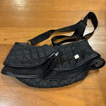 RAPTURE 라프처 티어드 크로스 바디백 블랙