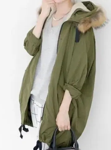 올리브 그린 후드 부착 모즈 코트