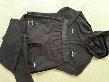 SOPH. 후드 부착 나일론 자켓 블랙 하자 있음