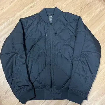 유니클로 화이트 마운티니어링 리사이클 하이브리드 다운 자켓 M