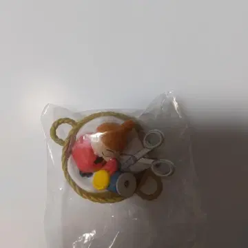 여자아이 피규어 가위 실 버튼