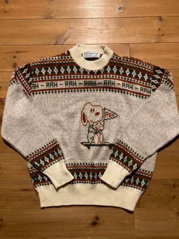 SNOOPY Arrow 70's Character Design Knit