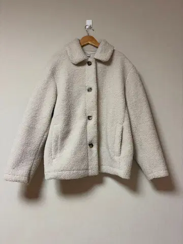 크림색 보아 카라 자켓