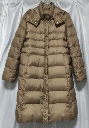 후드 부착 베이지 롱 코트