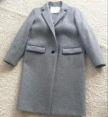 카온 백 프릴 코트