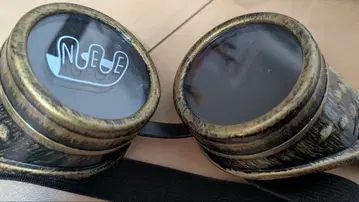 NEE 보키의 고글