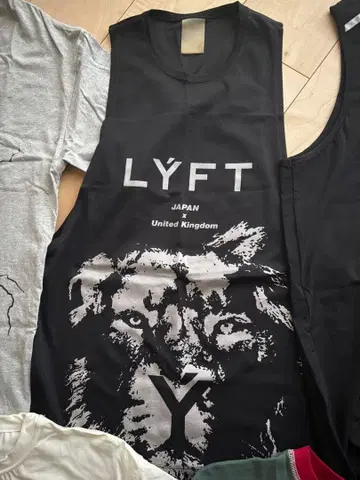 LYFT 라이온 그래픽 탱크탑