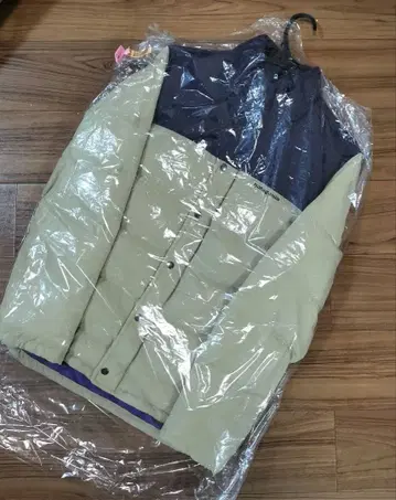 [ 크리스마스 최저가 ] patagonia 비비 다운 자켓 베이지 네이비