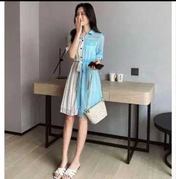 스카이블루와 화이트 스트라이프 셔츠 원피스