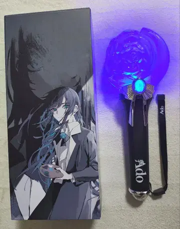 Ado 응원봉 모나리자의 옆얼굴