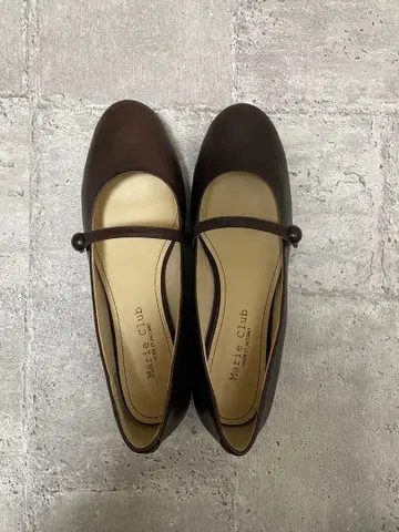 브라운 발레 슈즈 스트랩 포함