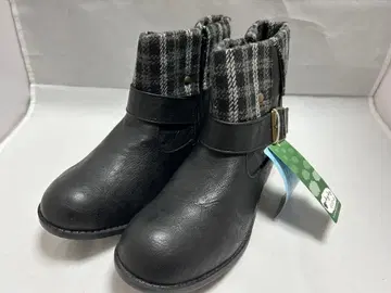 블랙 체크 무늬 부츠