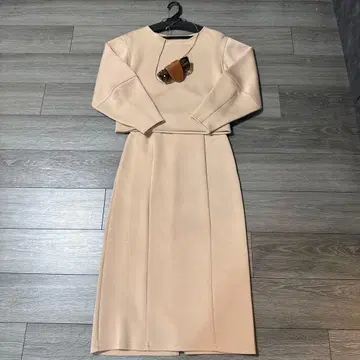 종이상자 소재 고급 밀크티 베이지 셋업