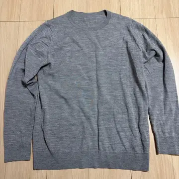 그레이 니트 스웨터 긴팔 별 모양 자수