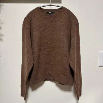 브라운 니트 스웨터 긴팔 크루넥