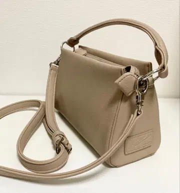 Katherine 베이지 숄더백